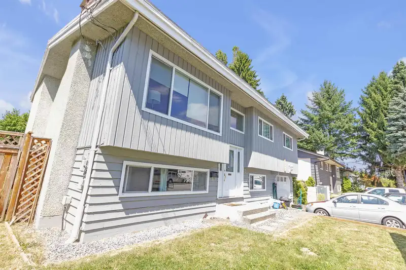 12209 221 STREET - photo 2 of 20
