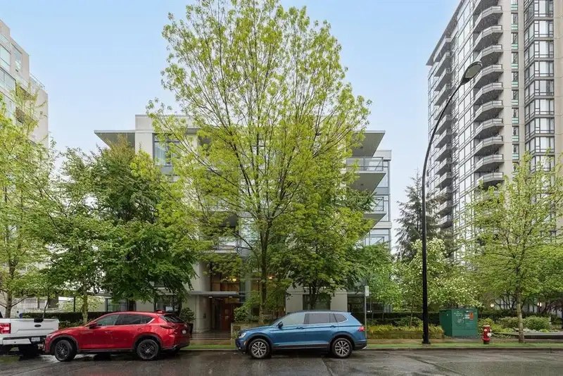 508 135 W 2ND STREET - photo 1 of 19