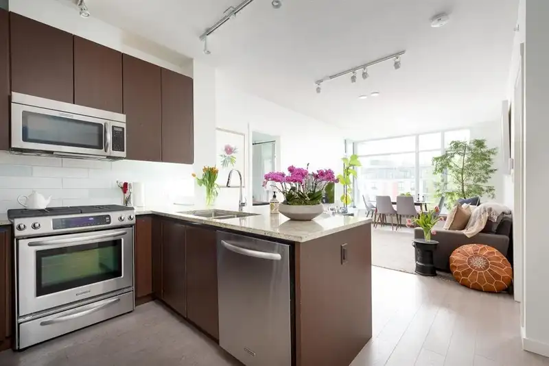 508 135 W 2ND STREET - photo 3 of 19