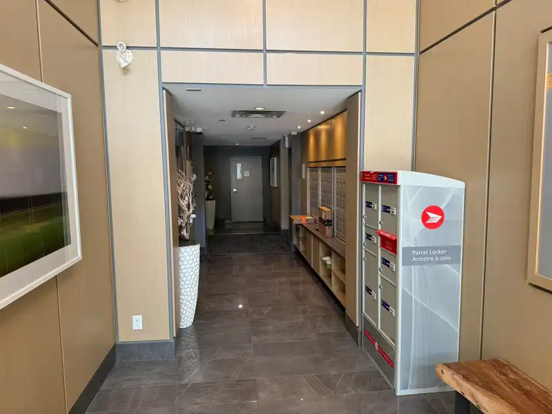 518 9877 UNIVERSITY CRESCENT - photo 3 of 16