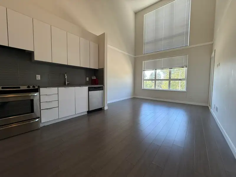 518 9877 UNIVERSITY CRESCENT - photo 4 of 16