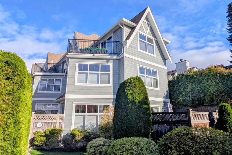 1 252 W 13TH STREET - photo 1 of 33