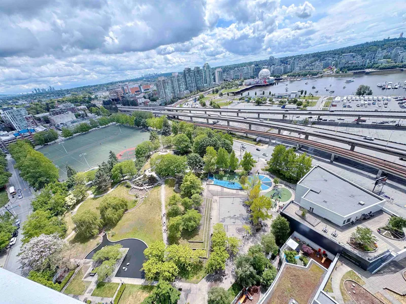 2901 58 KEEFER PLACE - photo 3 of 18