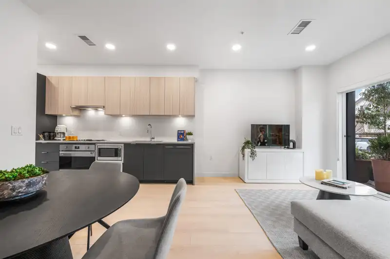 2421 GRANT STREET - photo 1 of 28