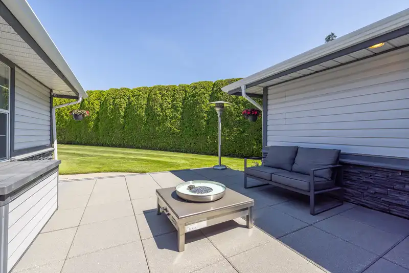 15430 KILMORE CLOSE - photo 4 of 39