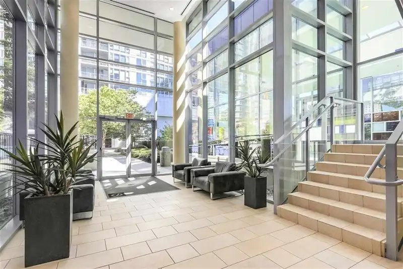 2806 111 W GEORGIA STREET - photo 2 of 21