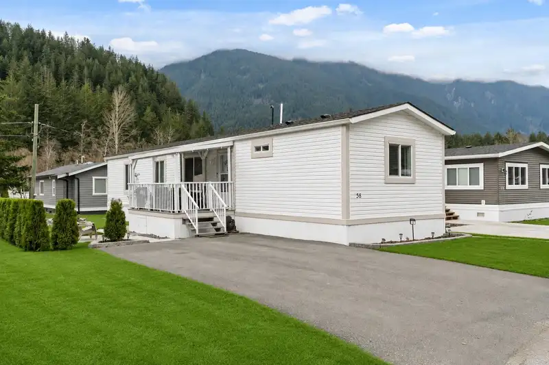 58 65367 KAWKAWA LAKE ROAD - photo 2 of 36