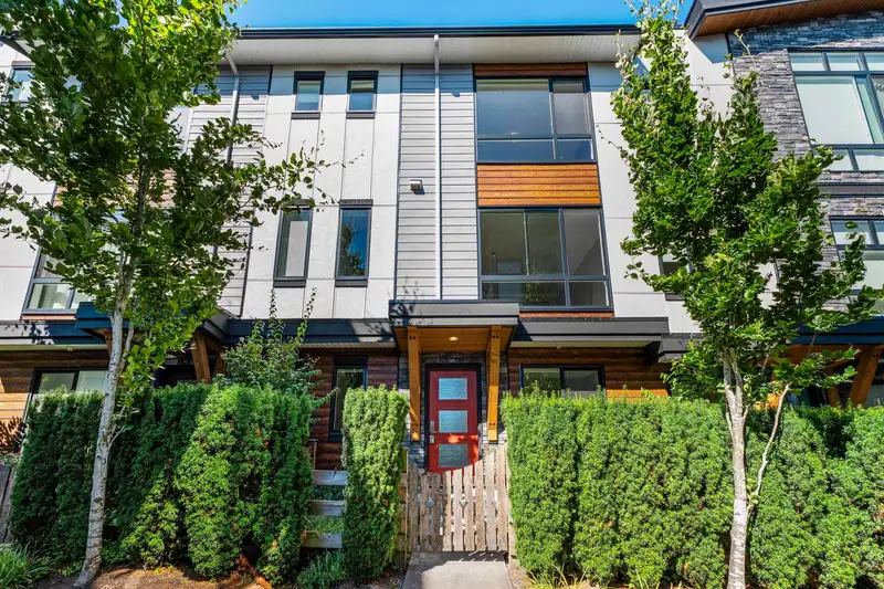 143 16488 64 AVENUE - photo 1 of 40