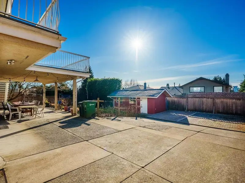2171 SPERLING AVENUE - photo 3 of 26