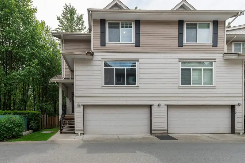118 15399 GUILDFORD DRIVE - photo 3 of 40