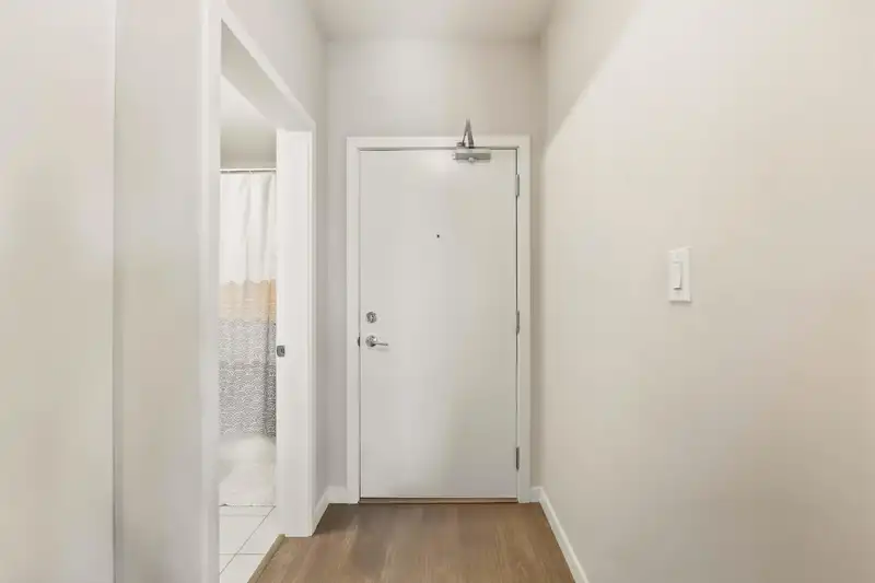 317 13768 108 AVENUE - photo 3 of 37