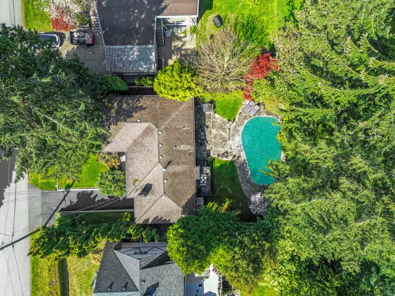 605 VICTOR STREET - photo 2 of 26