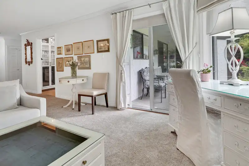 302 1521 BLACKWOOD STREET - photo 4 of 32