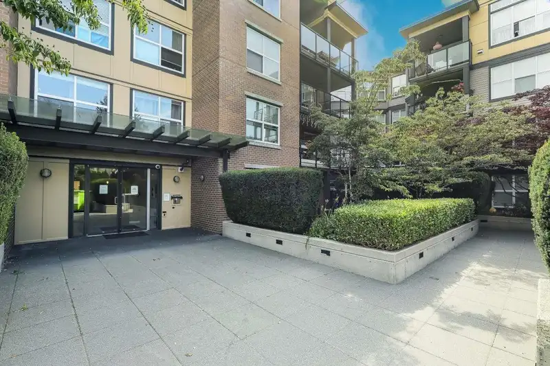 324 10707 139 STREET - photo 1 of 26
