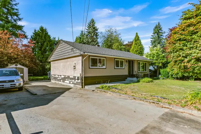 21530 123 AVENUE - photo 2 of 37
