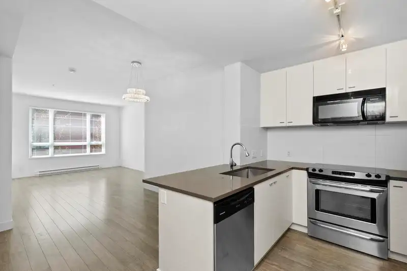 204 13925 FRASER HIGHWAY - photo 1 of 39