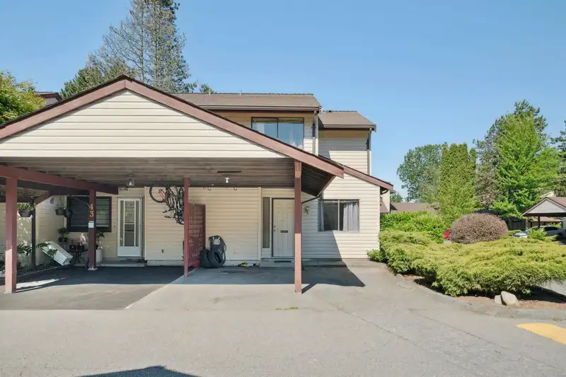 44 13990 74 AVENUE - photo 2 of 27