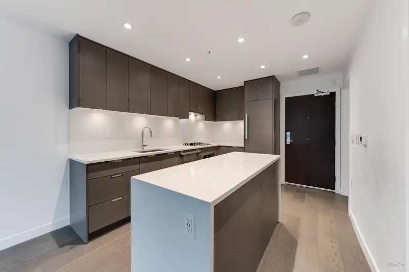 406 6328 CAMBIE STREET - photo 4 of 23