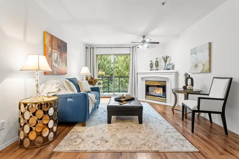 305A 2615 JANE STREET - photo 1 of 31