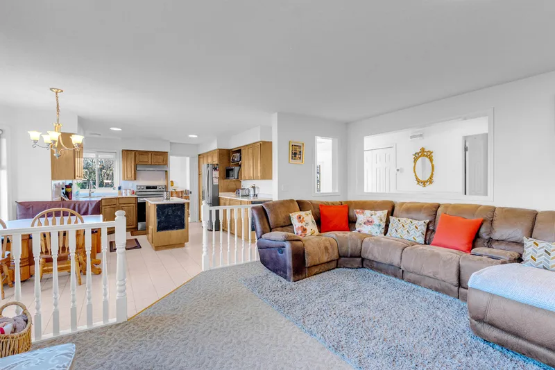 14247 86 AVENUE - photo 4 of 25