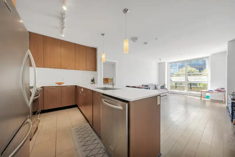 213 1177 MARINE DRIVE - photo 2 of 28