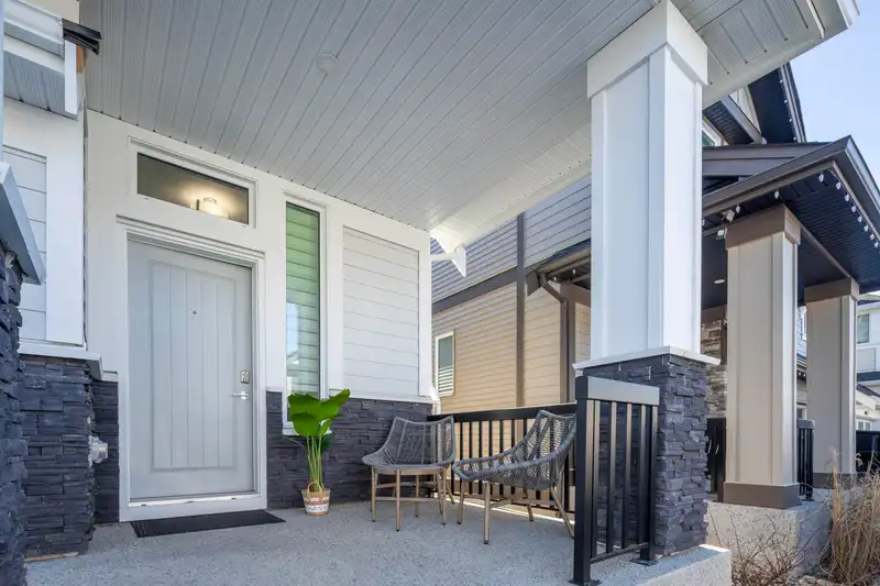 20508 77B AVENUE - photo 3 of 40
