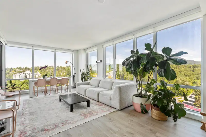 1807 680 SEYLYNN CRESCENT - photo 1 of 40