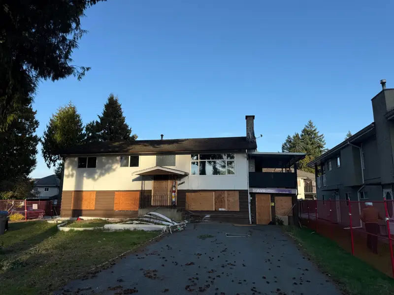 6112 132 STREET - photo 2 of 3