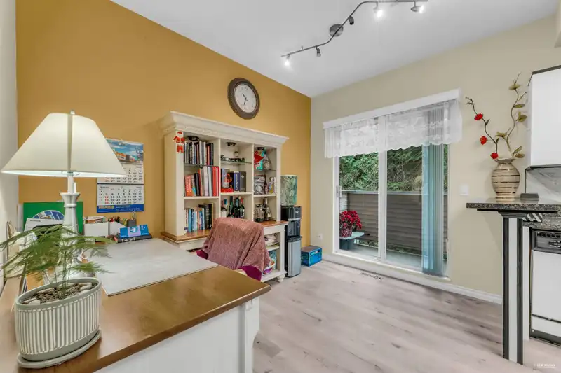 87 6700 RUMBLE STREET - photo 4 of 38