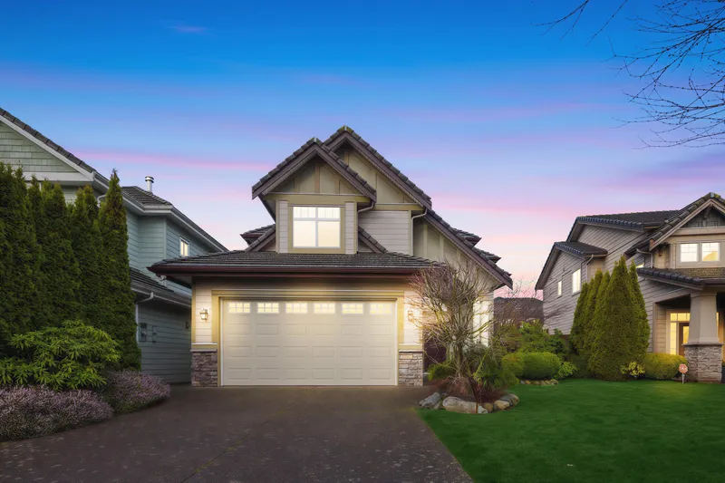 6079 DUNSMUIR CRESCENT - photo 2 of 25