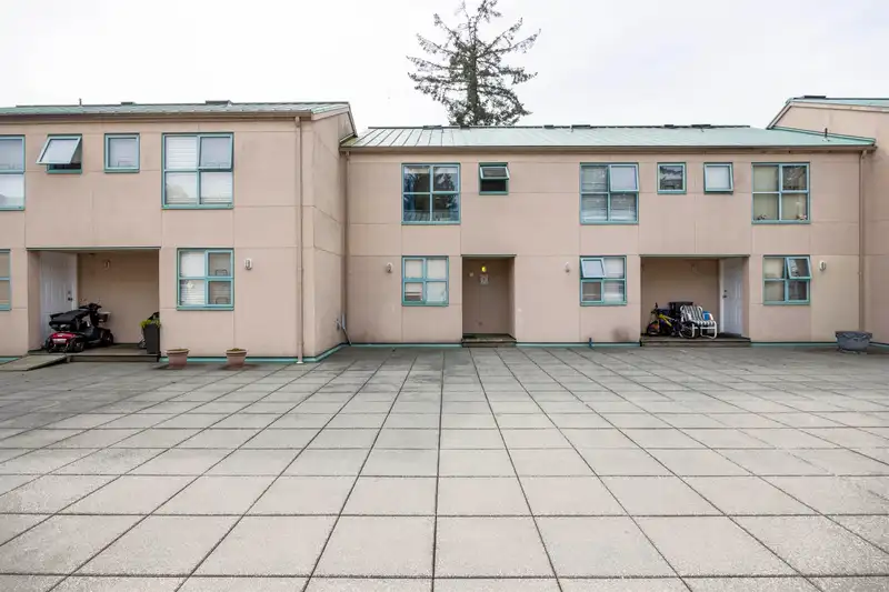 10 3200 WESTWOOD STREET - photo 1 of 9