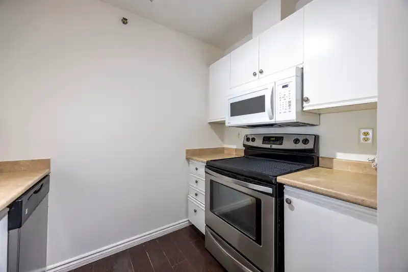 10 3200 WESTWOOD STREET - photo 4 of 9