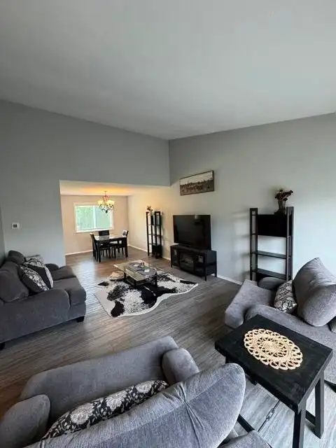 7665 SAPPHIRE DRIVE - photo 4 of 20