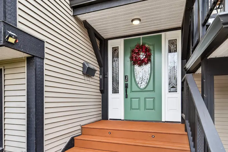 5879 184B STREET - photo 2 of 25