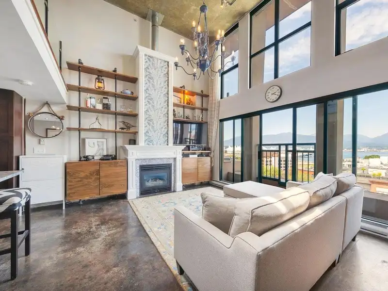 811 22 E CORDOVA STREET - photo 1 of 26