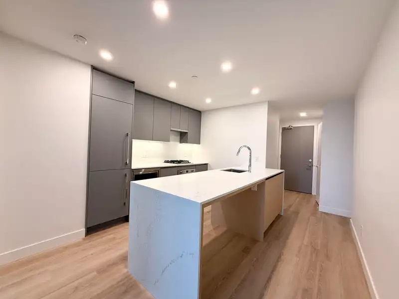 702 7977 LANSDOWNE ROAD - photo 4 of 19