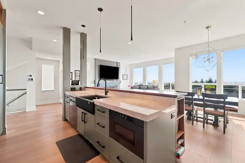10447 248 STREET - photo 2 of 38