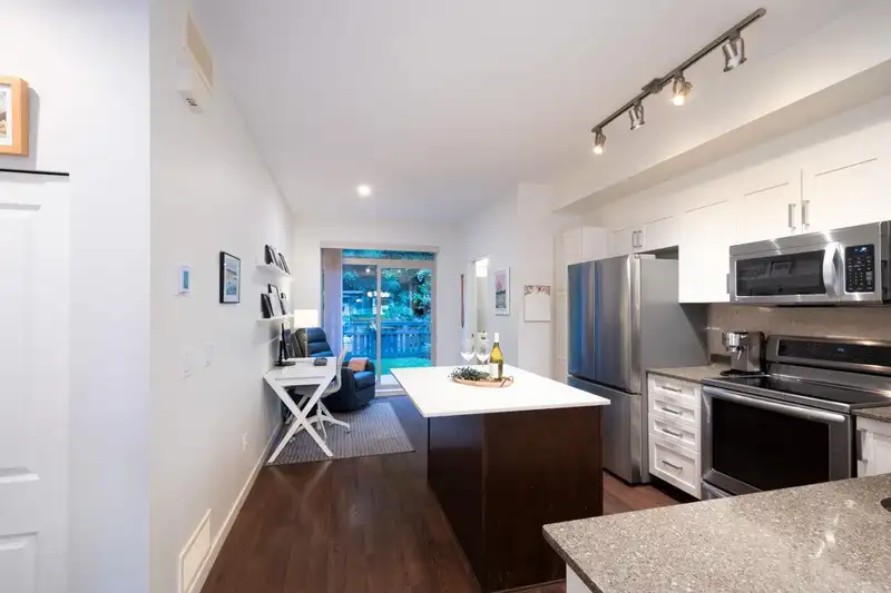 33 55 HAWTHORN DRIVE - photo 1 of 36