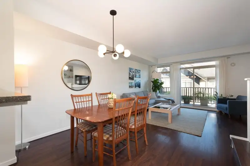 33 55 HAWTHORN DRIVE - photo 4 of 36