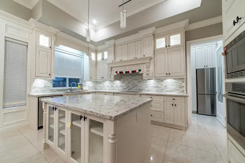 8280 ROSEHILL DRIVE - photo 2 of 6