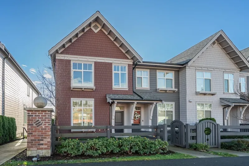 139 3529 BAYCREST AVENUE - photo 1 of 25