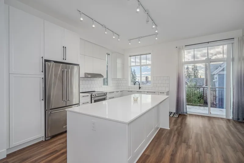 139 3529 BAYCREST AVENUE - photo 4 of 25