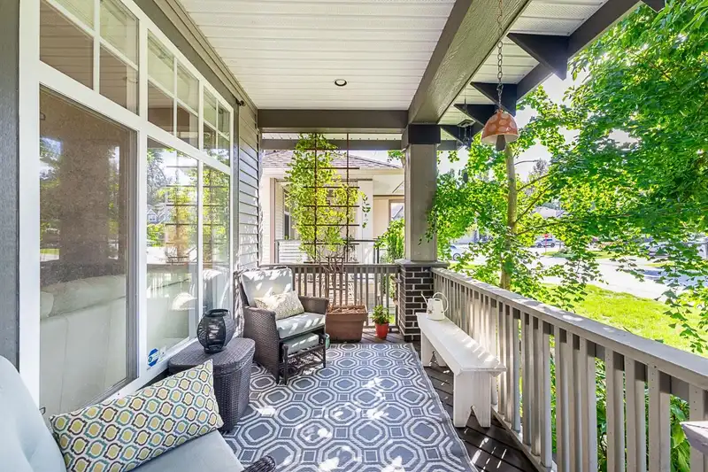 21075 83A AVENUE - photo 2 of 39