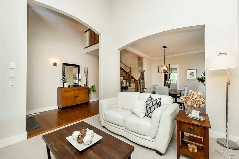 21075 83A AVENUE - photo 3 of 39