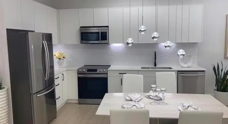 617 10661 137A STREET - photo 3 of 12