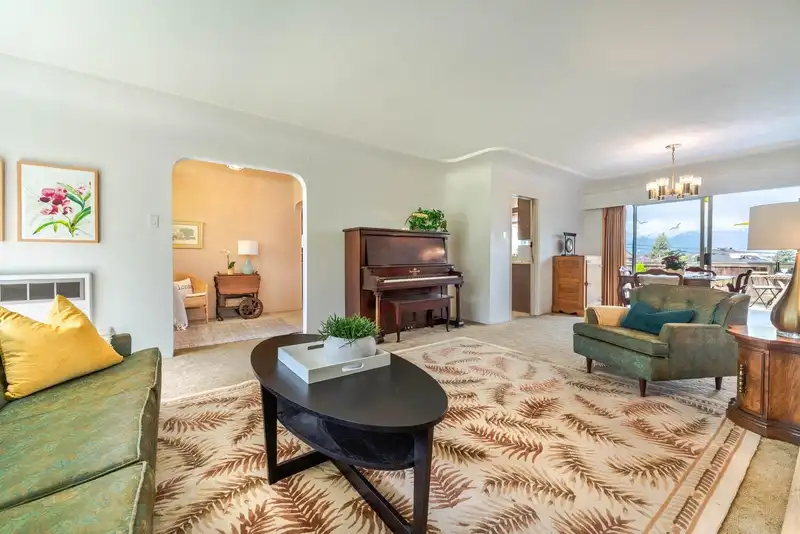 349 MIDLOTHIAN STREET - photo 4 of 30