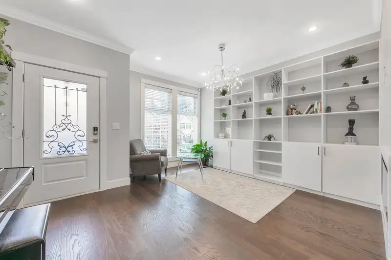3373 CARMELO AVENUE - photo 3 of 30