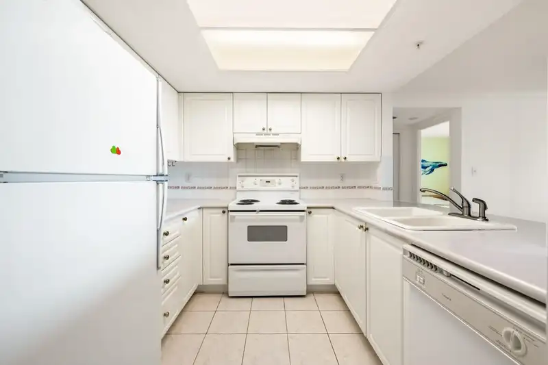 501 6080 MINORU BOULEVARD - photo 4 of 25