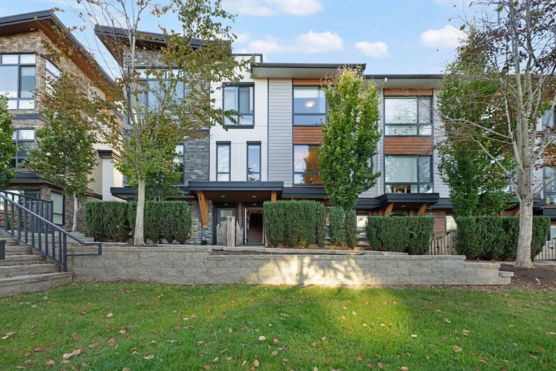 90 16488 64 AVENUE - photo 1 of 14