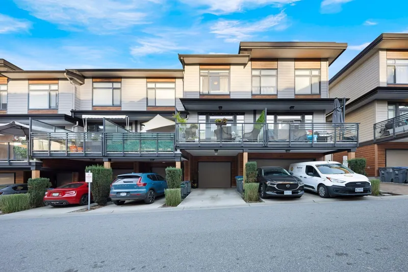 90 16488 64 AVENUE - photo 2 of 14